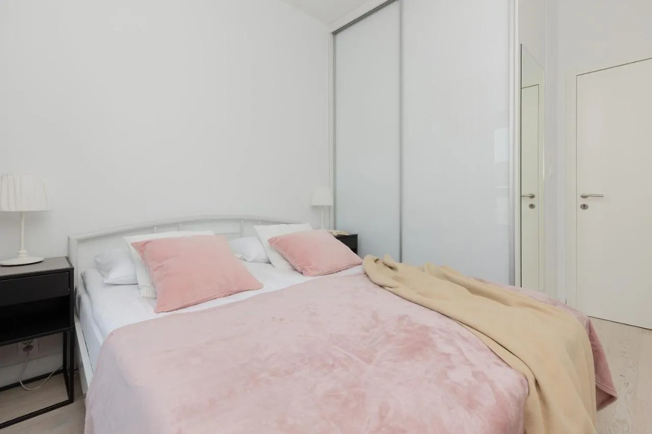 Sarmacka Apartment With Balcony Warsaw Wilanow By Noclegi Renters 0*,  波兰